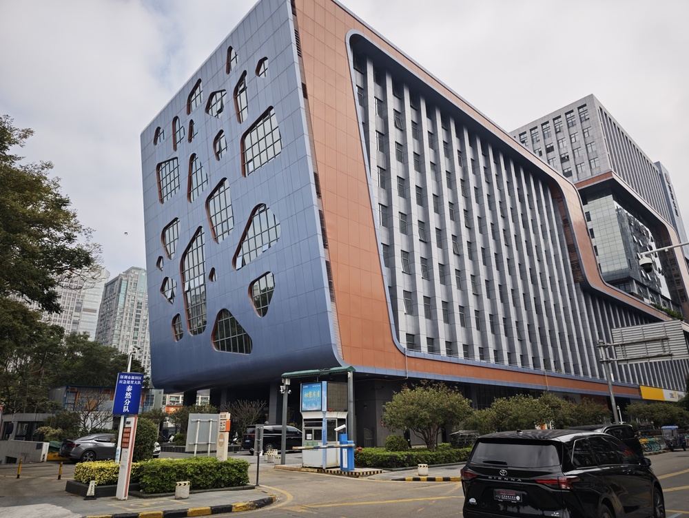 雪松大厦外观图1